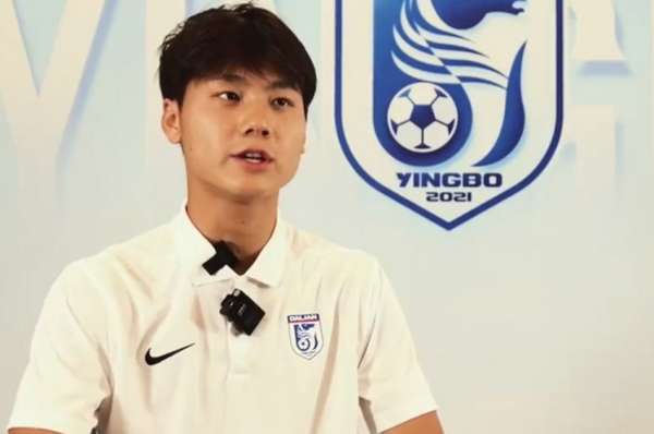 毛伟杰：U22国足新星谈成长历程，坦言“太子”称号是球迷期待