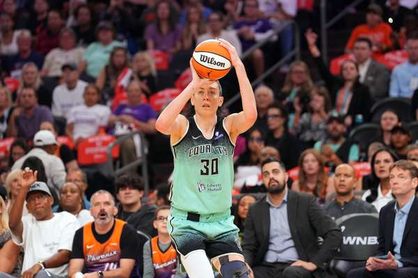 WNBA季后赛爆冷：自由人1-2遭水星逆转出局，斯图尔特独木难支