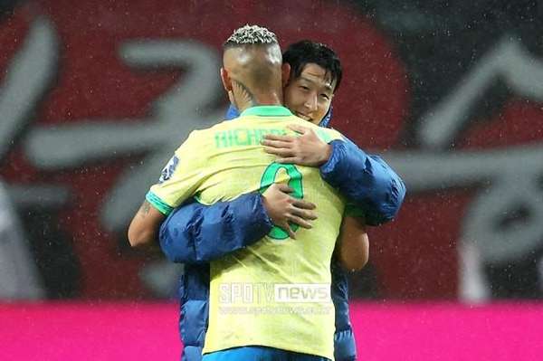 友谊赛巴西五球横扫韩国 热刺新旧队友赛后温情相拥