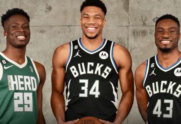 NBA历史首现！阿德托昆博三兄弟齐聚雄鹿