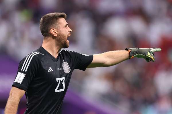 西班牙四球横扫保加利亚 乌奈-西蒙坦言需警惕防守空当