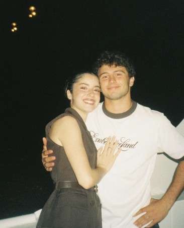 内维斯女友晒甜蜜日常 随迁巴黎见证赛场每一刻