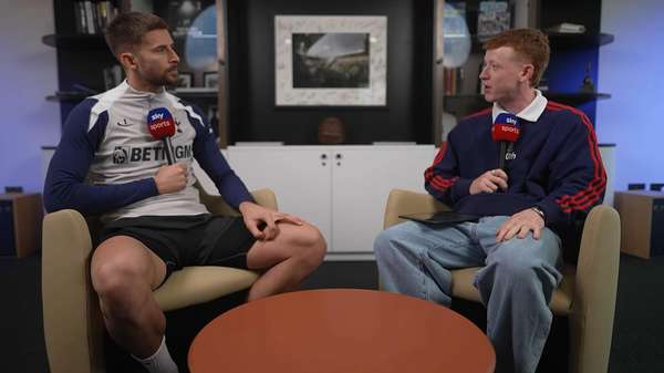 维卡里奥：从布冯迷弟到热刺领袖，解析现代门将的孤独与担当