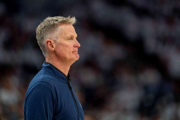 曾令旭犀利点评科尔言论：主帅责任重于球员态度