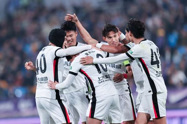 中超争冠悬念延续至末轮 海港手握主动权申花待奇迹