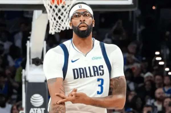 独行侠战活塞伤病潮持续 戴维斯领衔三将缺阵