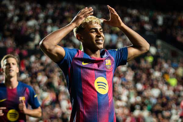 亚马尔西甲17球创纪录 19岁前进球数仅次姆巴佩