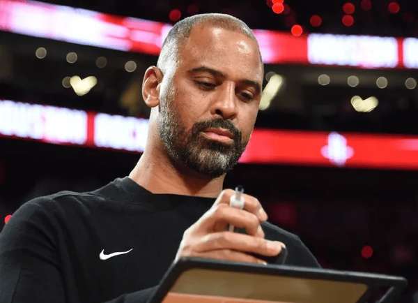 火箭铁血防守锁死库里 乌度卡揭秘车轮战消耗战术