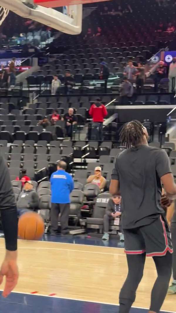 芬尼-史密斯恢复完整训练 火箭锋线或迎圣诞大战复出