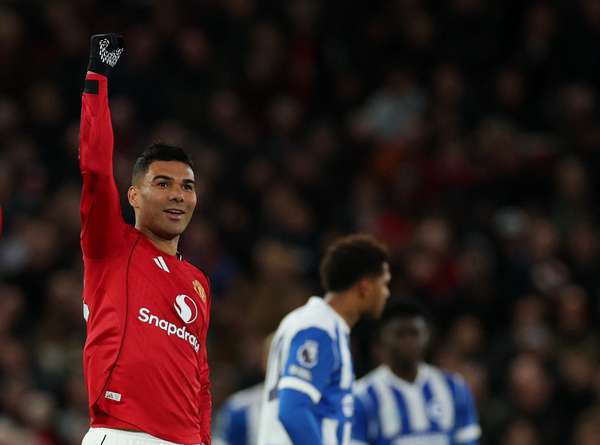 曼晚揭秘：释放卡塞米罗1400万镑薪资空间 曼联中场换血在即