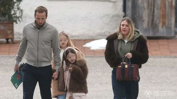 拜仁太太团齐出动！全队泰根湖畔聚餐备战魔鬼赛程